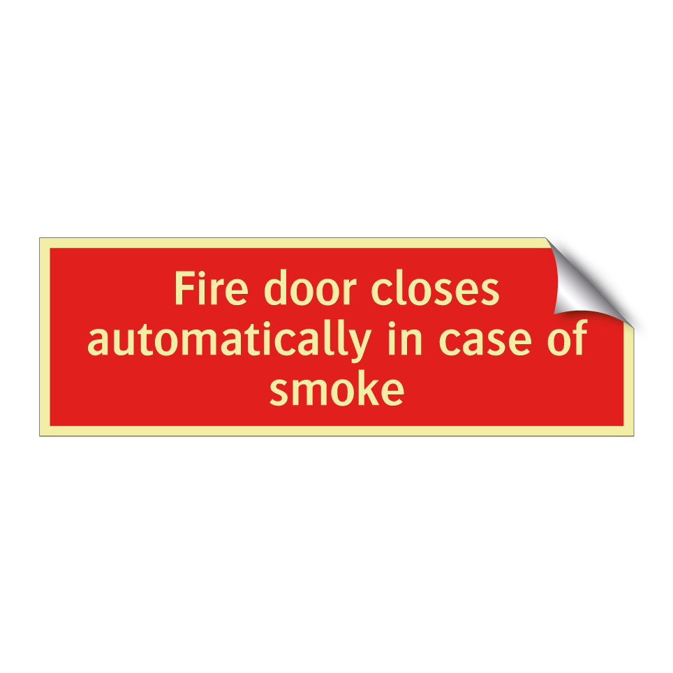 Fire door closes automatically in case of smoke