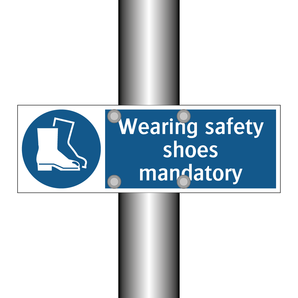 Wearing safety shoes mandatory