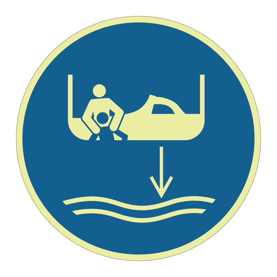 M041 Lower rescue boat to the water in launch sequence